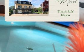 Residenz Moselzauber - Ferienwohnungen mit Pool Landschaft